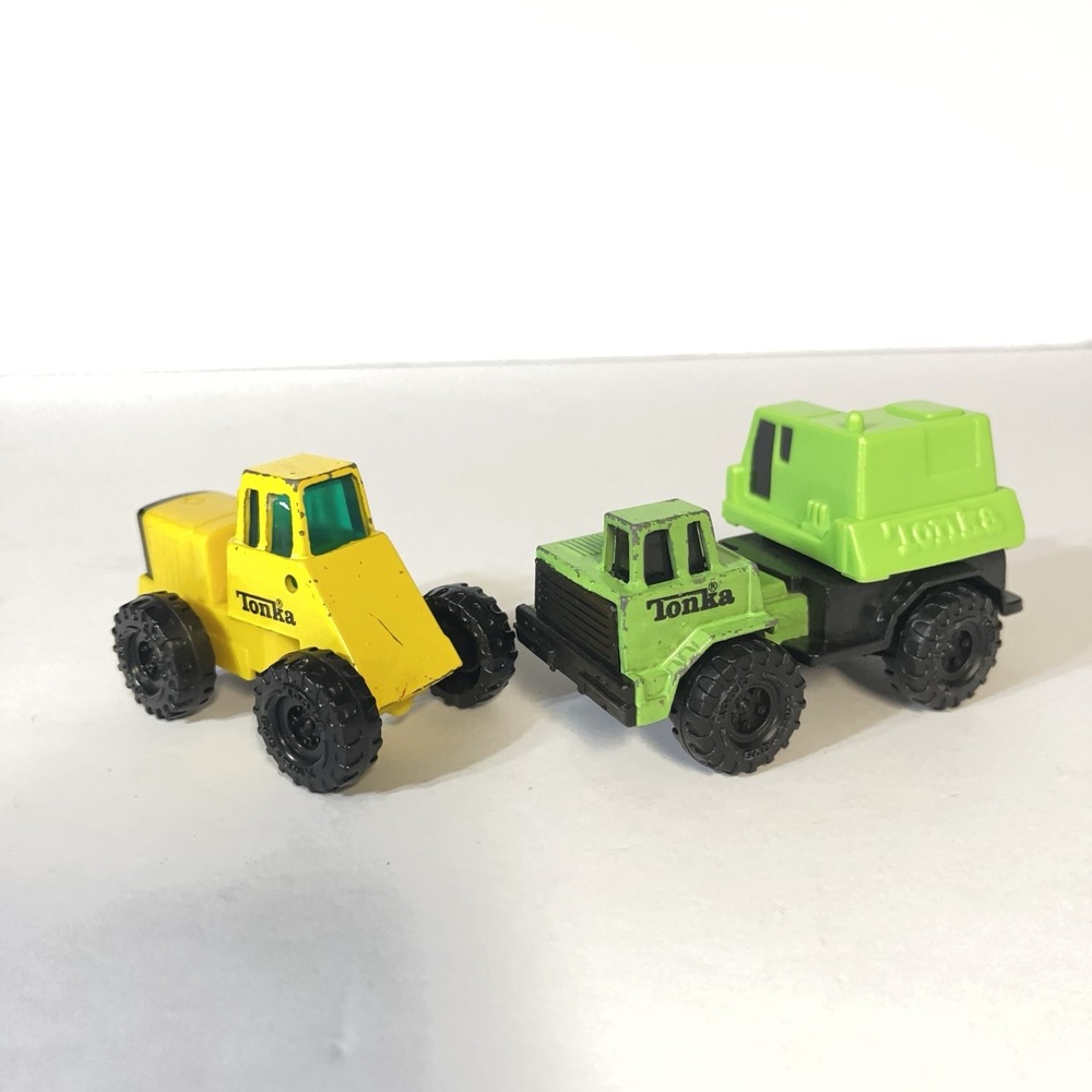 Tonka Trucks Tractors Die Cast Vintage Lot of 2-1992, 1994 1:64